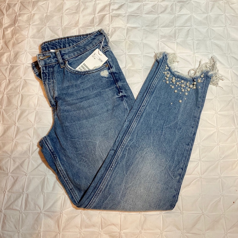 H&M Girlfriend Fit Distressed Women Jeans with pearls